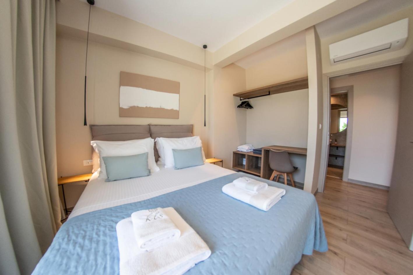 Kaiser Luxury Suites Achilleion ภายนอก รูปภาพ