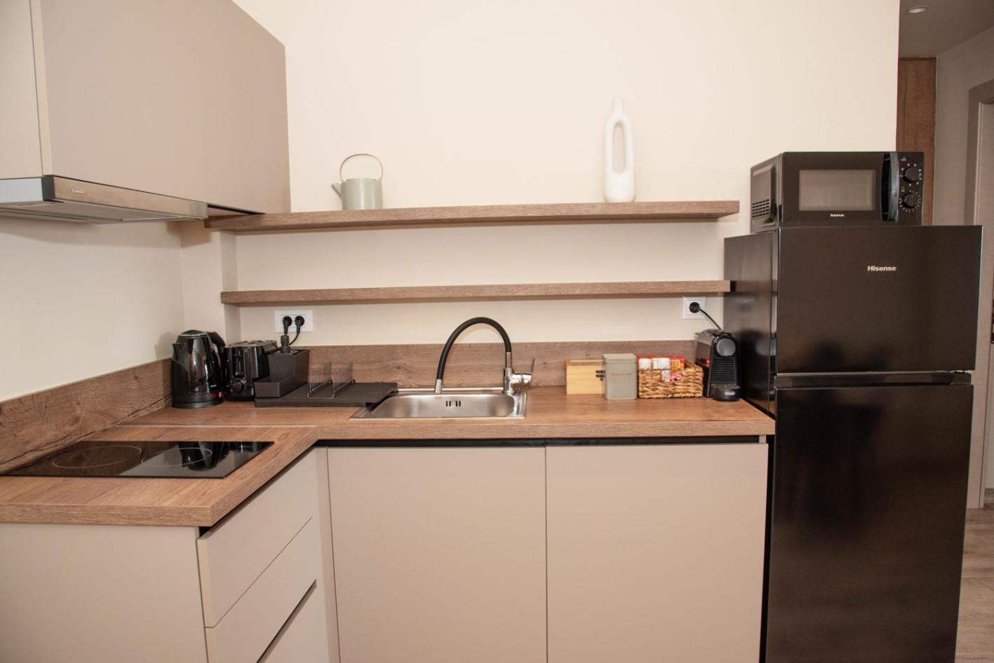 Kaiser Luxury Suites Achilleion ภายนอก รูปภาพ