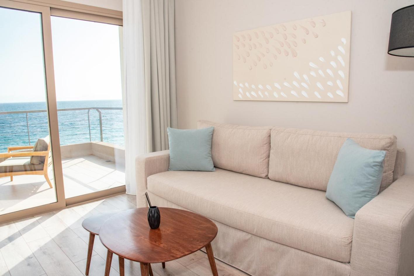 Kaiser Luxury Suites Achilleion ภายนอก รูปภาพ