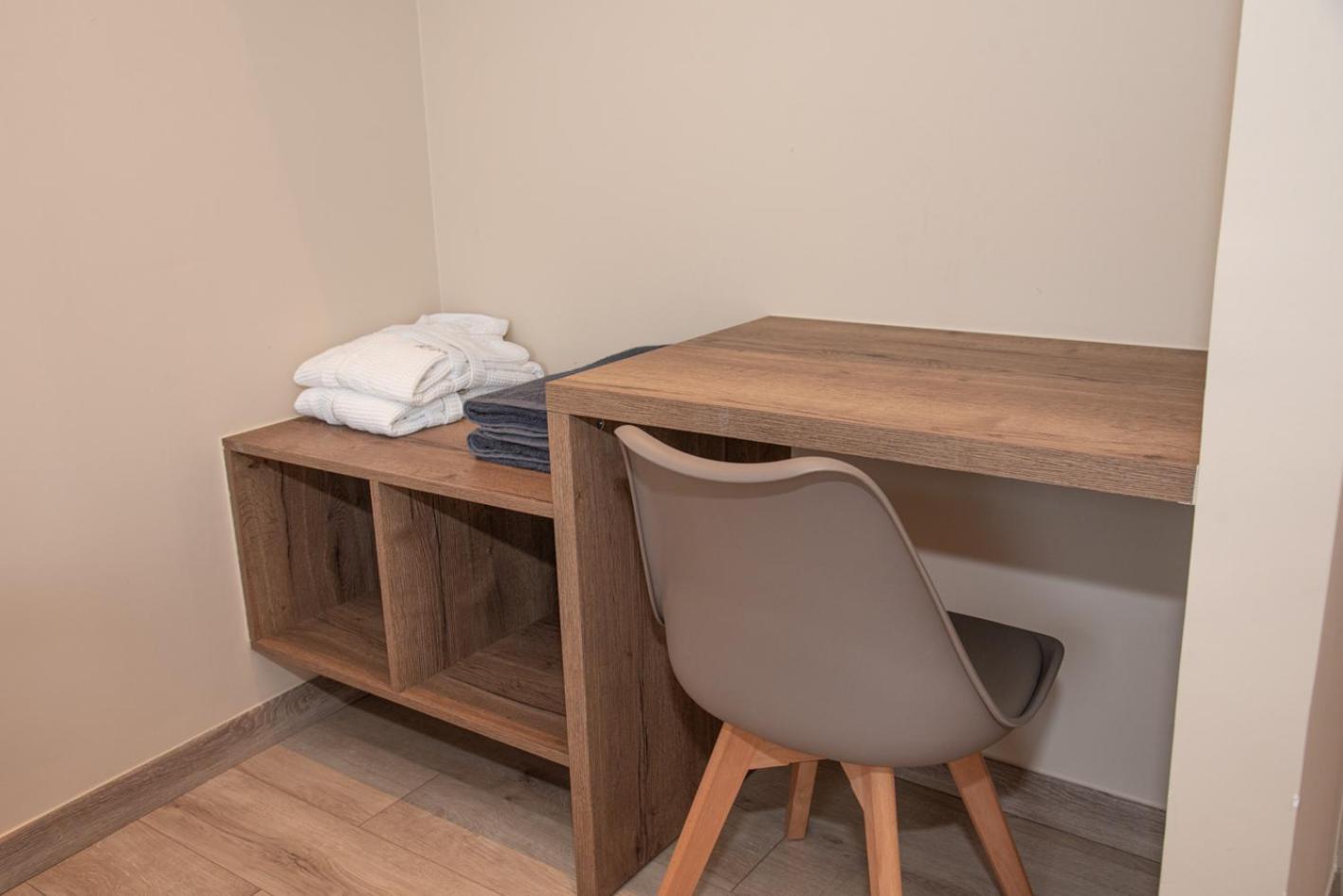 Kaiser Luxury Suites Achilleion ภายนอก รูปภาพ