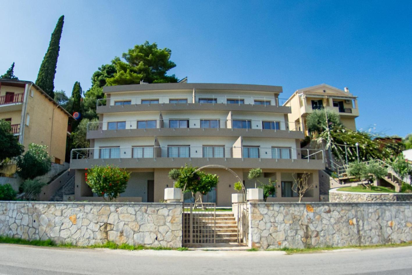 Kaiser Luxury Suites Achilleion ภายนอก รูปภาพ