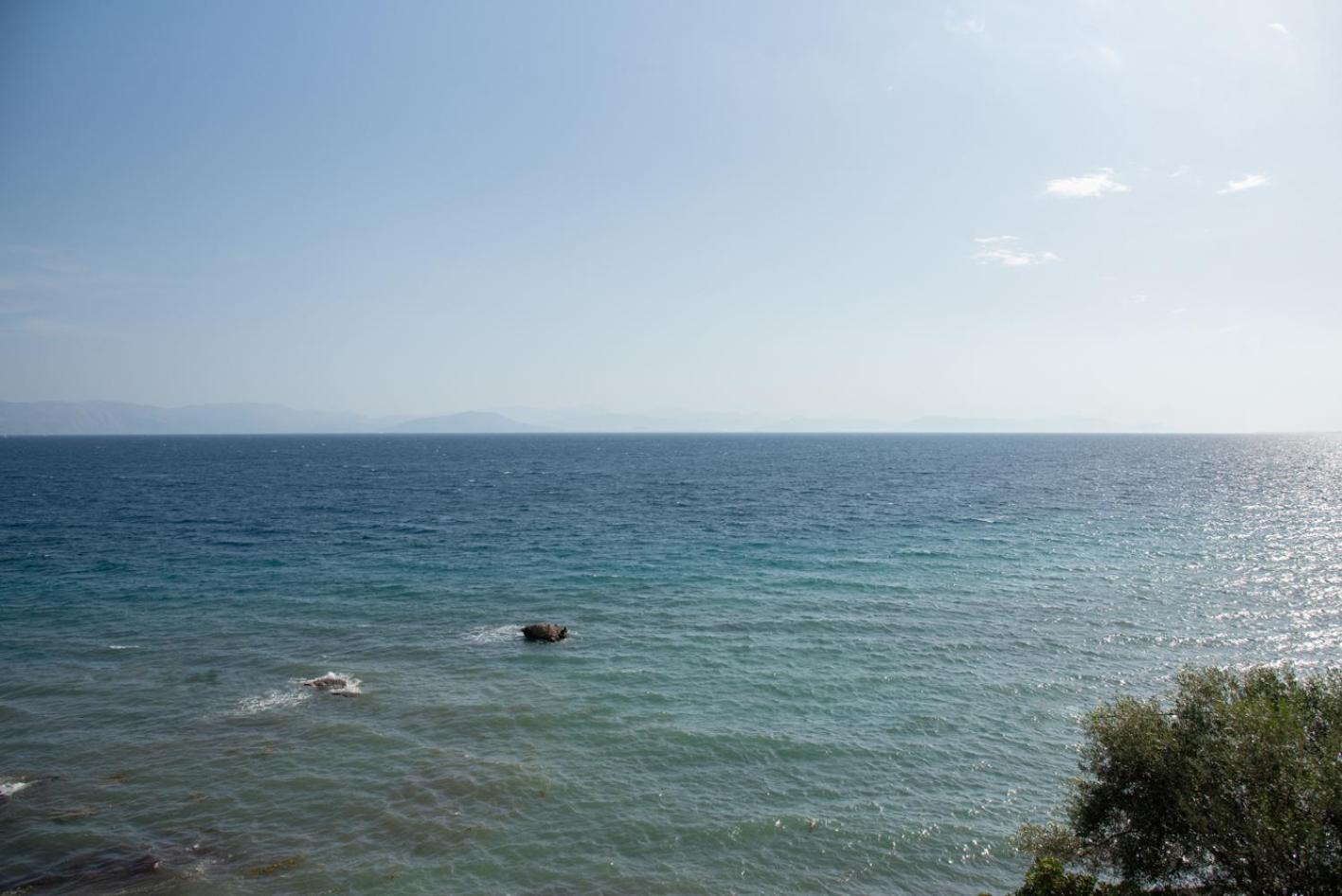 Kaiser Luxury Suites Achilleion ภายนอก รูปภาพ